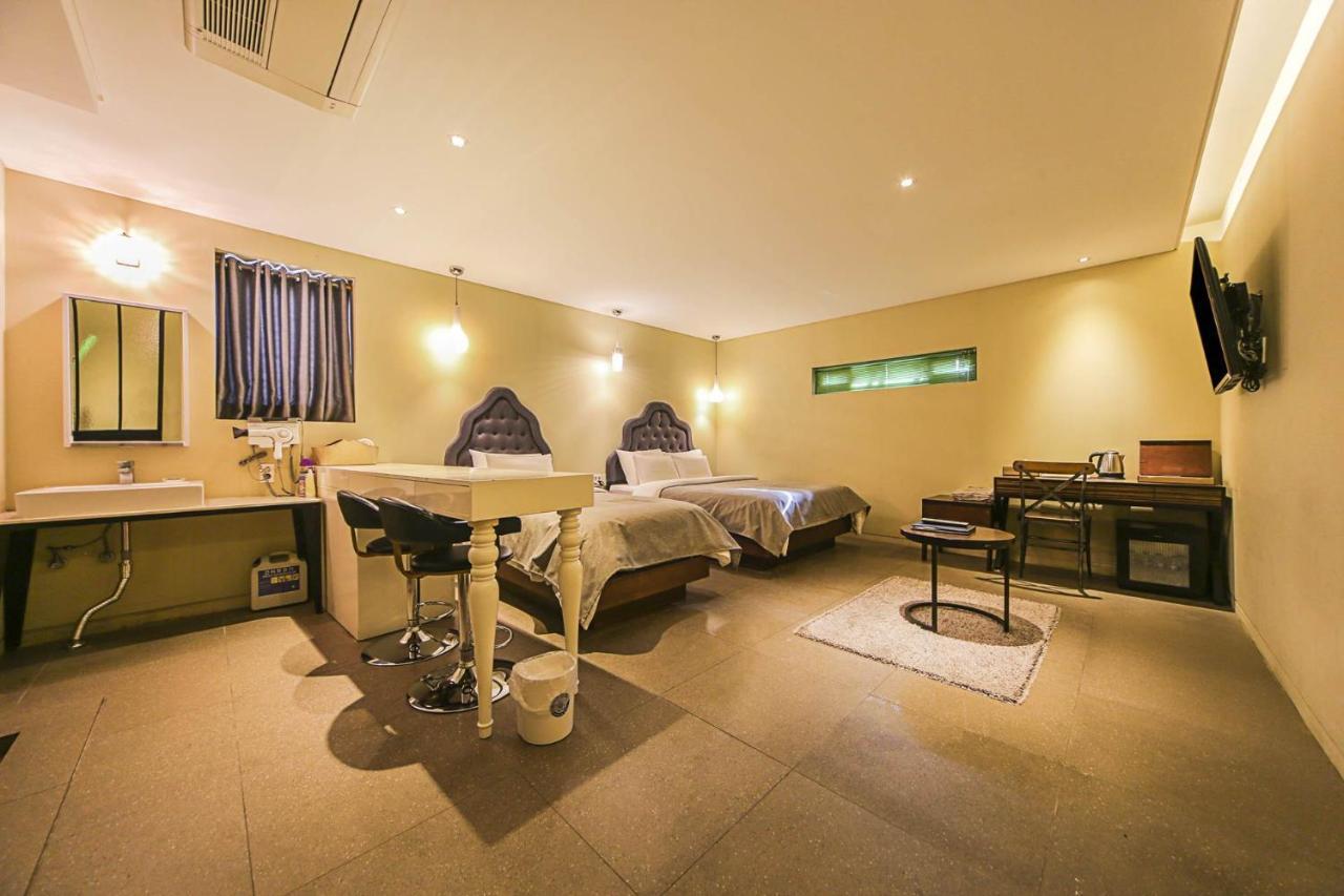 Hotel Myeongjak Chuncheon Buitenkant foto