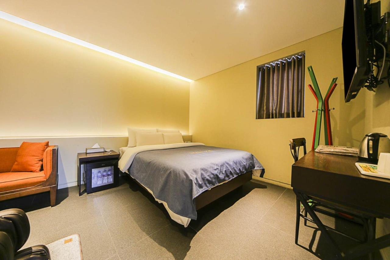 Hotel Myeongjak Chuncheon Buitenkant foto