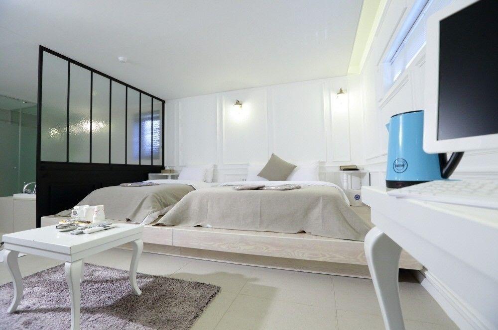Hotel Myeongjak Chuncheon Buitenkant foto