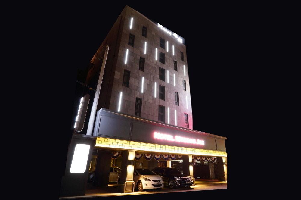 Hotel Myeongjak Chuncheon Buitenkant foto