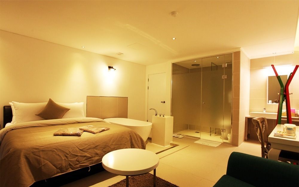Hotel Myeongjak Chuncheon Buitenkant foto